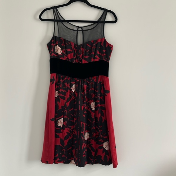 Red and Black Floral Dress - Picture 2 of 6